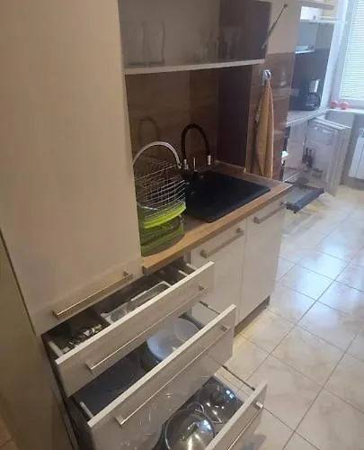 K2013 Astra Grand-tourist Apartamento *